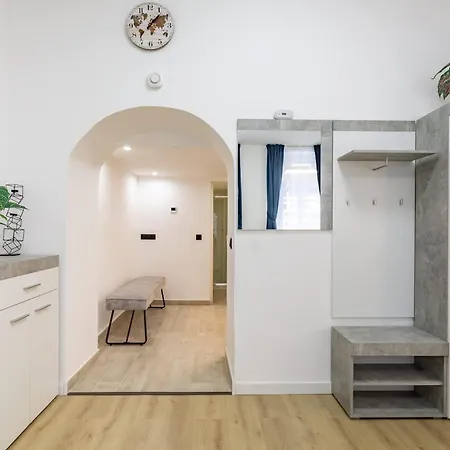 아파트 Spacious - Cozy - *