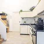 アパート Spacious - Cozy - ブダペスト